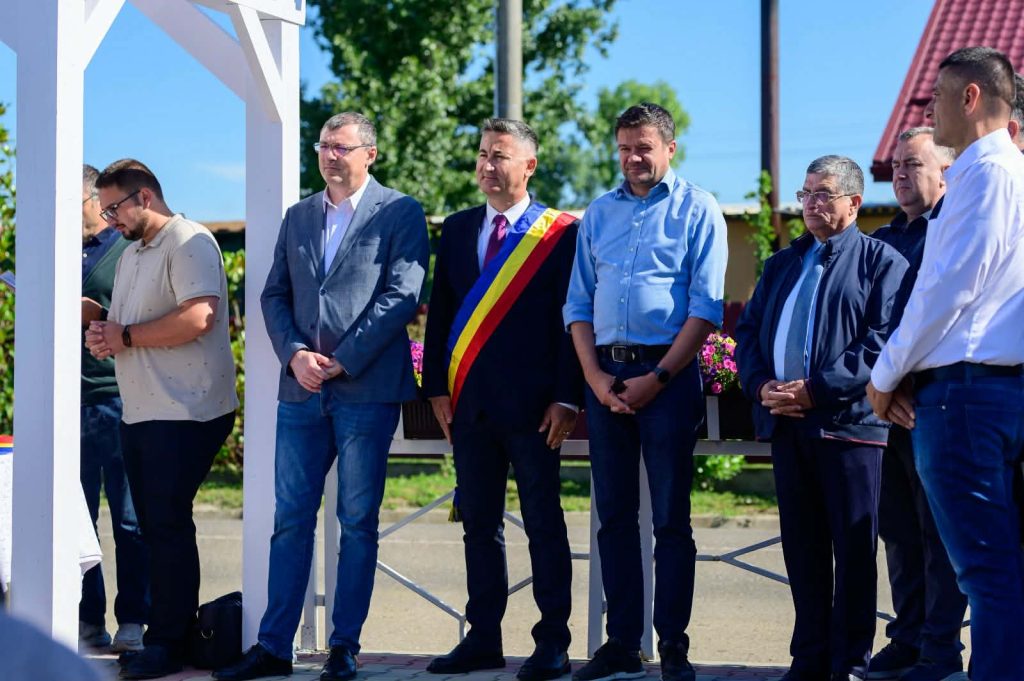 Piață Plugari